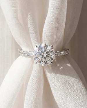 Round Brilliant and Alara Diamond Ring | 3.50tw