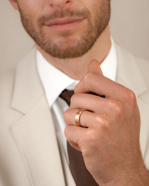 Grooved Satin Center Band with Polished Edges