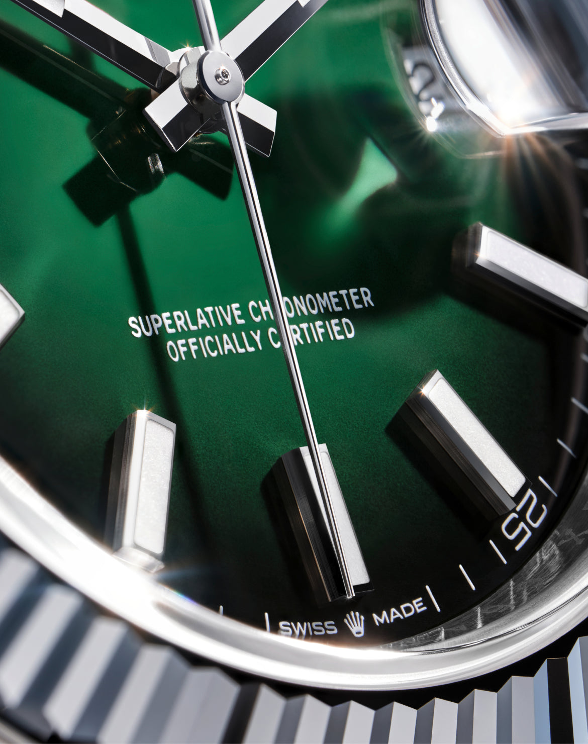 Fluted bezel
An iconic signature