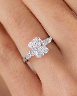 Radiant Cut & Kite Shape Side Stones Diamond Ring | 2.54tw